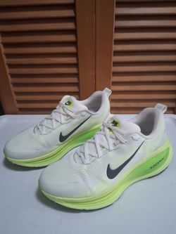 NIKE VOMERO 18 WOMEN'S ROAD RUNNING SHOE * SIZE: 10