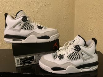 Dead stock Air Jordan retro 4 military black