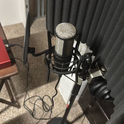 Studio Equipment All In Brand New Condition 