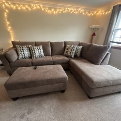 Sectional Couch With Ottoman