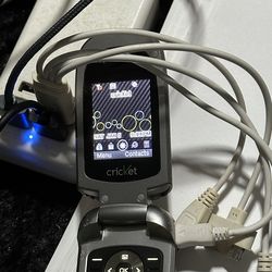 Cricket CAPTR 2 II A210 - Gray and Black ( CDMA ) Very Rare Cellular Flip Phone