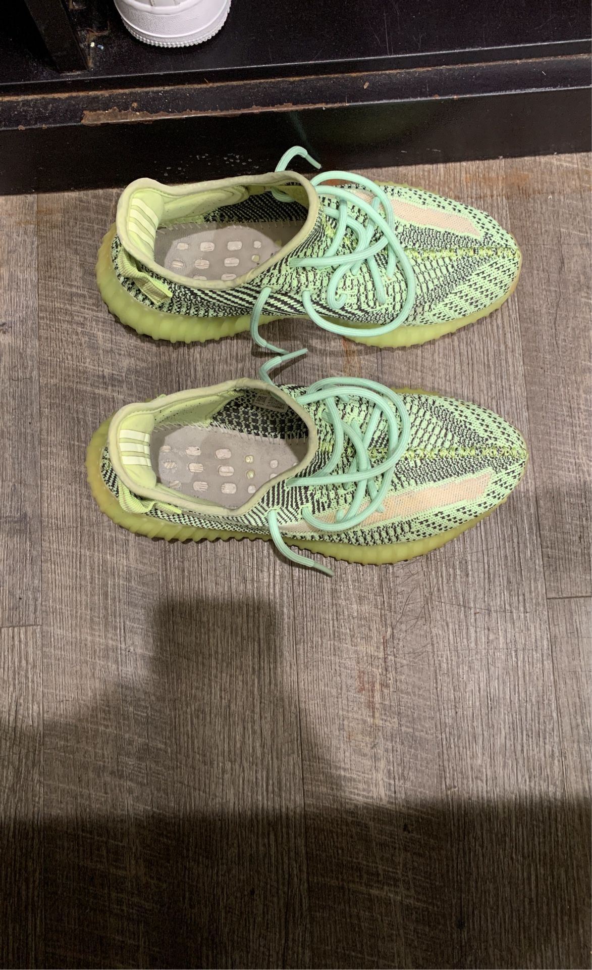 Yeezy Boost V2 Size 9M