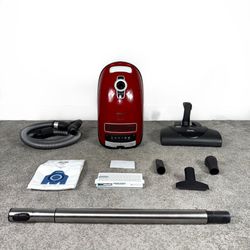 Miele Complete S8 HomeCare Canister Vacuum Cleaner w/ all attachments