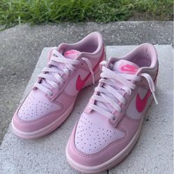 Nike Dunk Low Triple Pink Size W 6.5