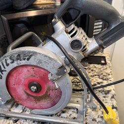 SKILSAW 8-1/4” Worm Drive Circular Saw (Model 5865) - USA Made - Heavy Duty