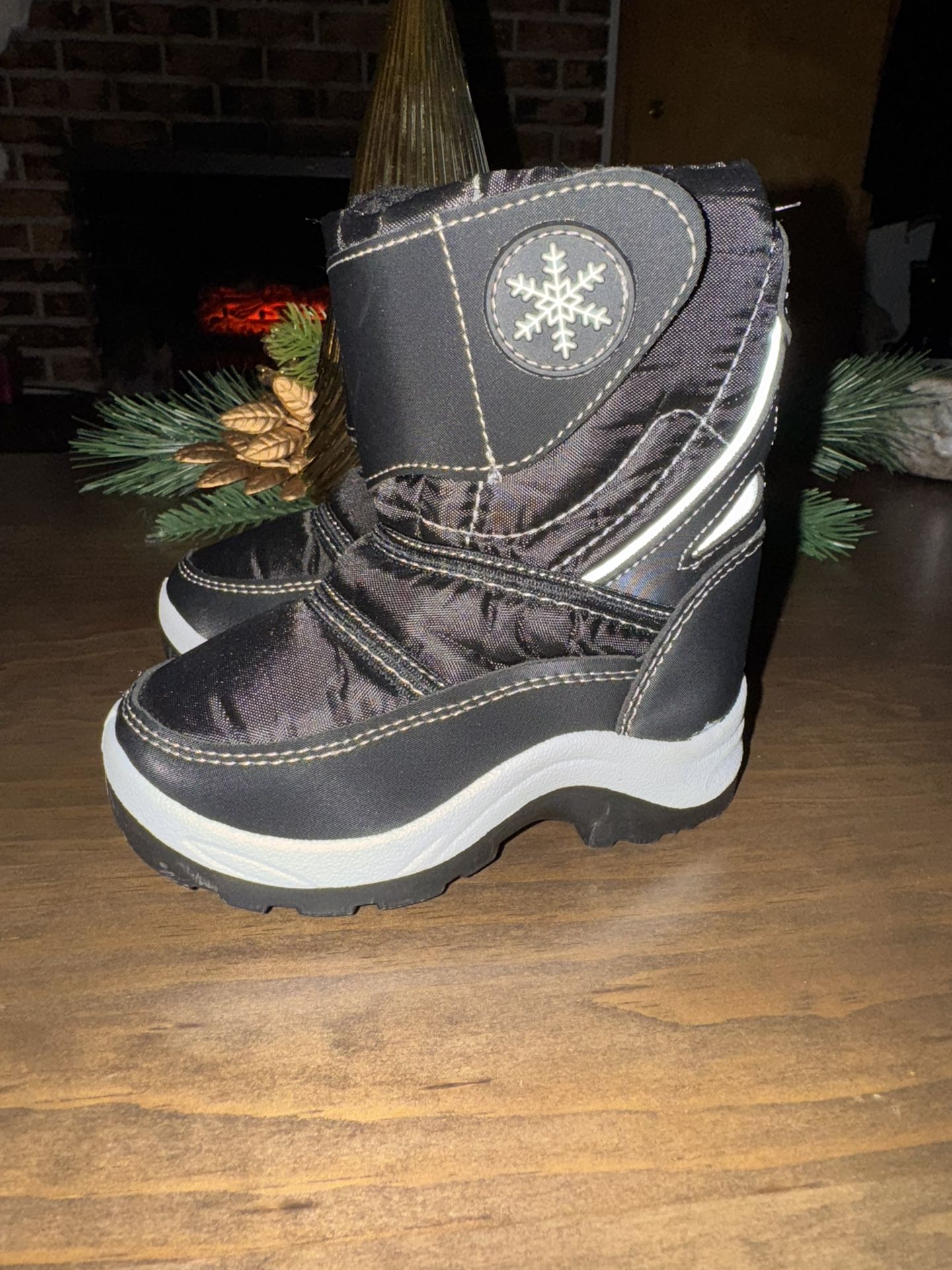 Snow boots - Toddler Size 5
