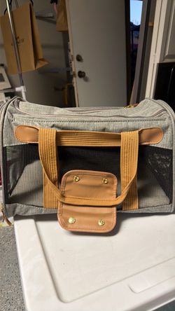 Animal carrier