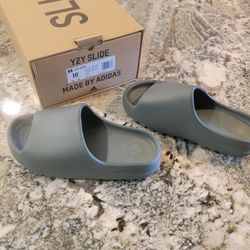 Yezzy Slides Size 10 