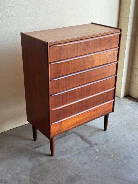 Mid Century Danish Teak Chest of Drawers β 6-Drawer Highboy 1960s Scandinavian Design