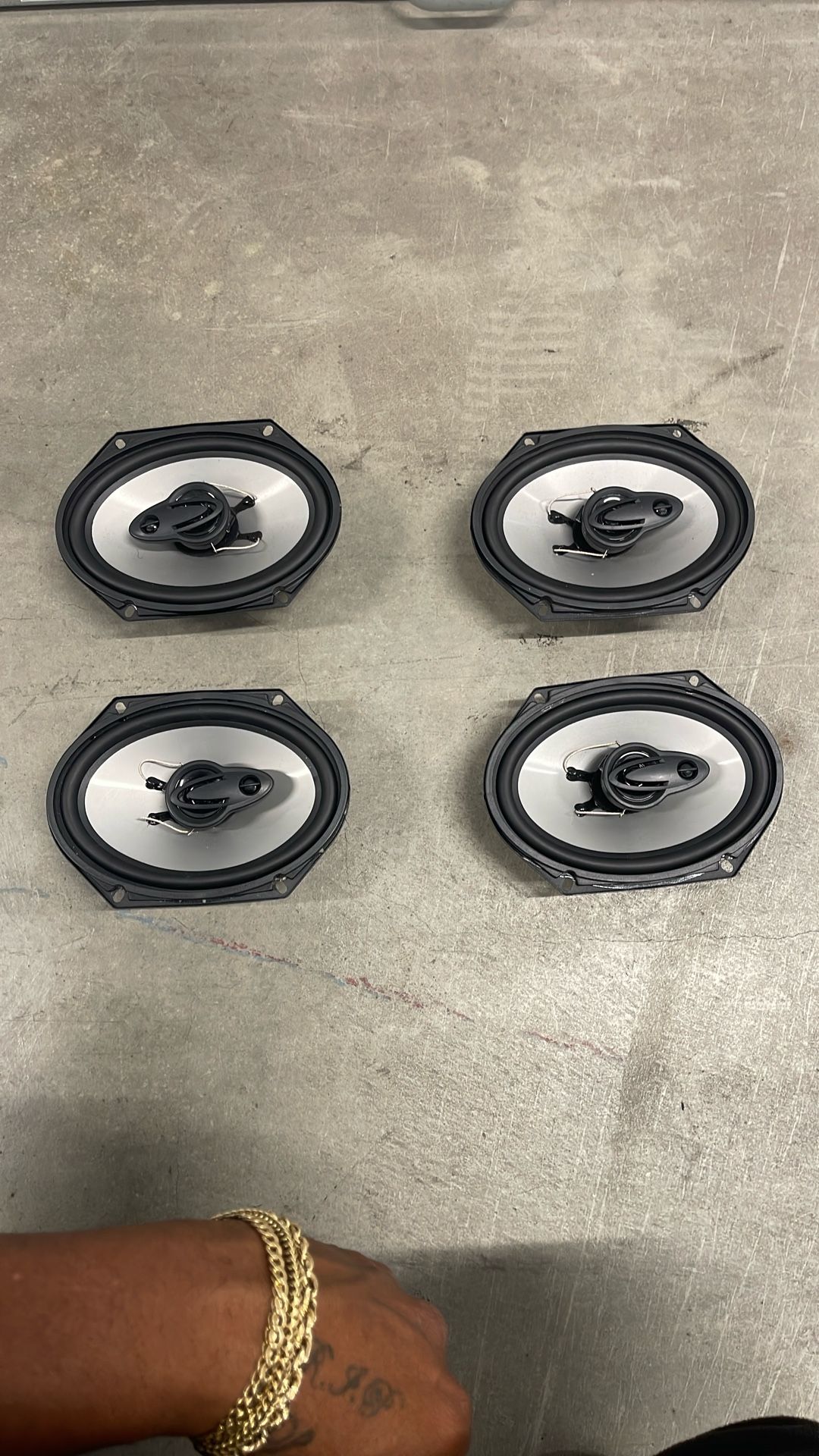 4 Rockville 6x8 Inch Speakers