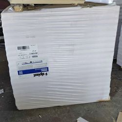 Siplast Foam Roof Insulation Panels.  1.5” Thick, 4 X 4 Foot Size. Pallet = 32 Pieces = 512 Sqft Coverage