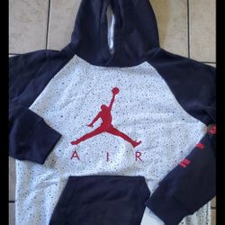 New Jordan Boy Sweater. Size XL 