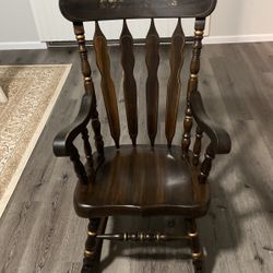 Antique Rocking Chair 🪑 