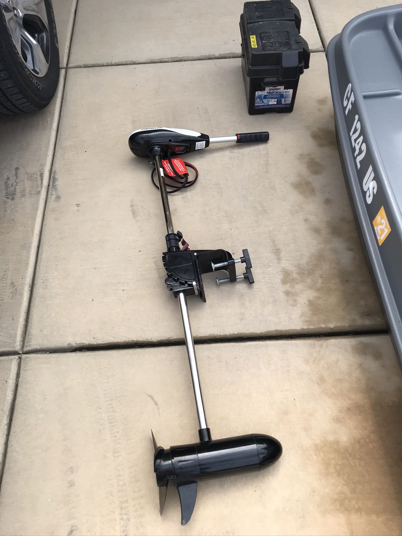 Basspro Pond Prowler Fishing Boat 10’ for Sale in Manteca, CA OfferUp