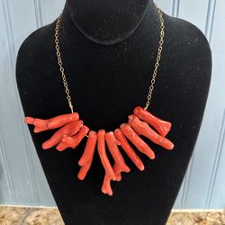 CORAL CHUNKY NECKLACE