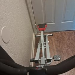 Squatting Machine 