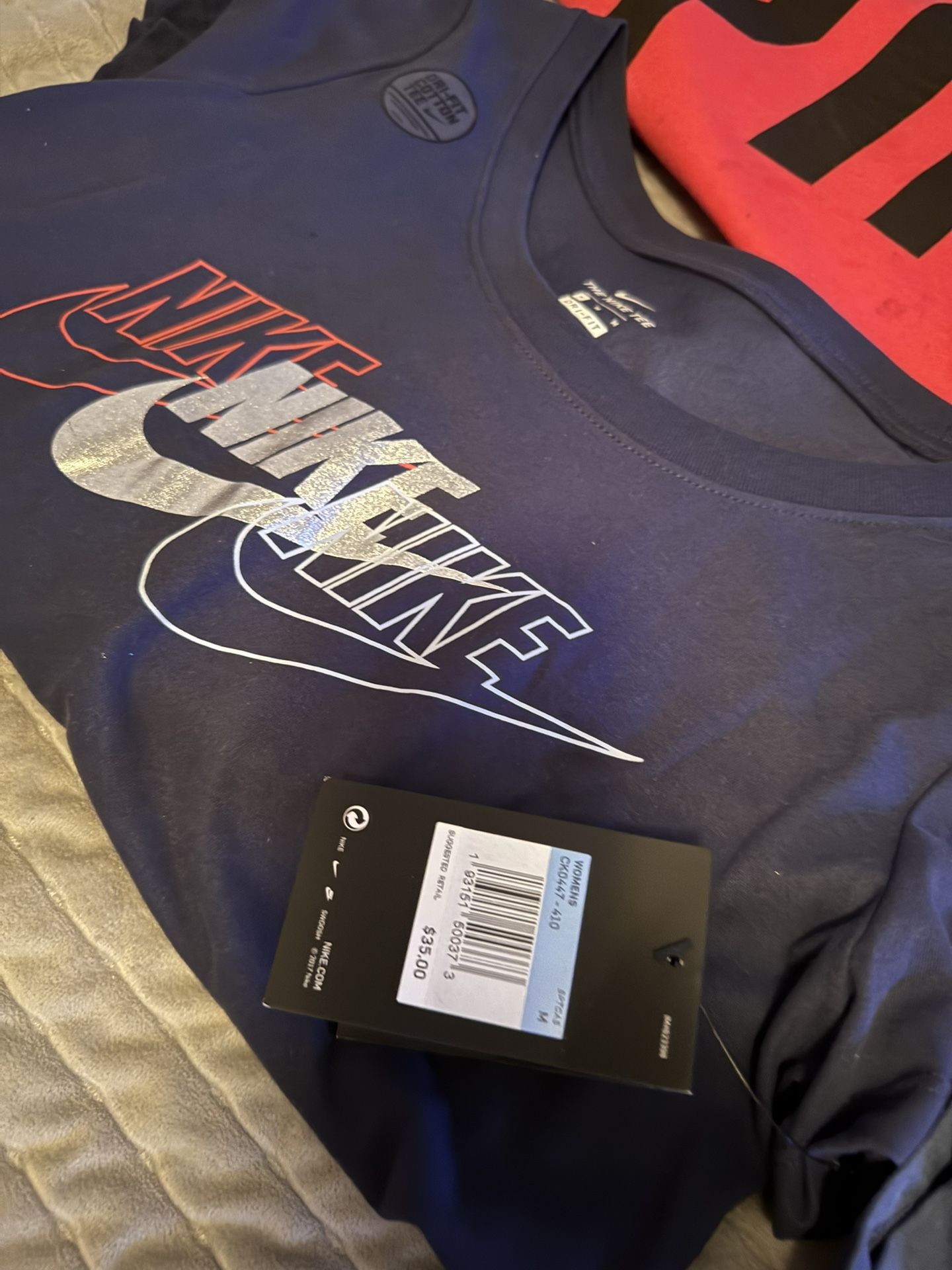 Women Nike t-shirts