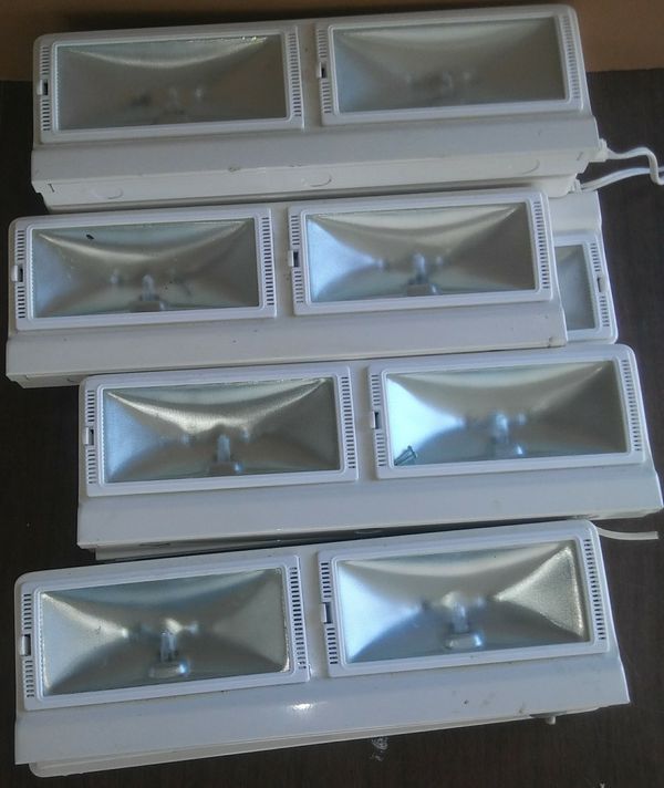 9 Westek Xc325 Portable Cabinet Light For Sale In Polk City Fl
