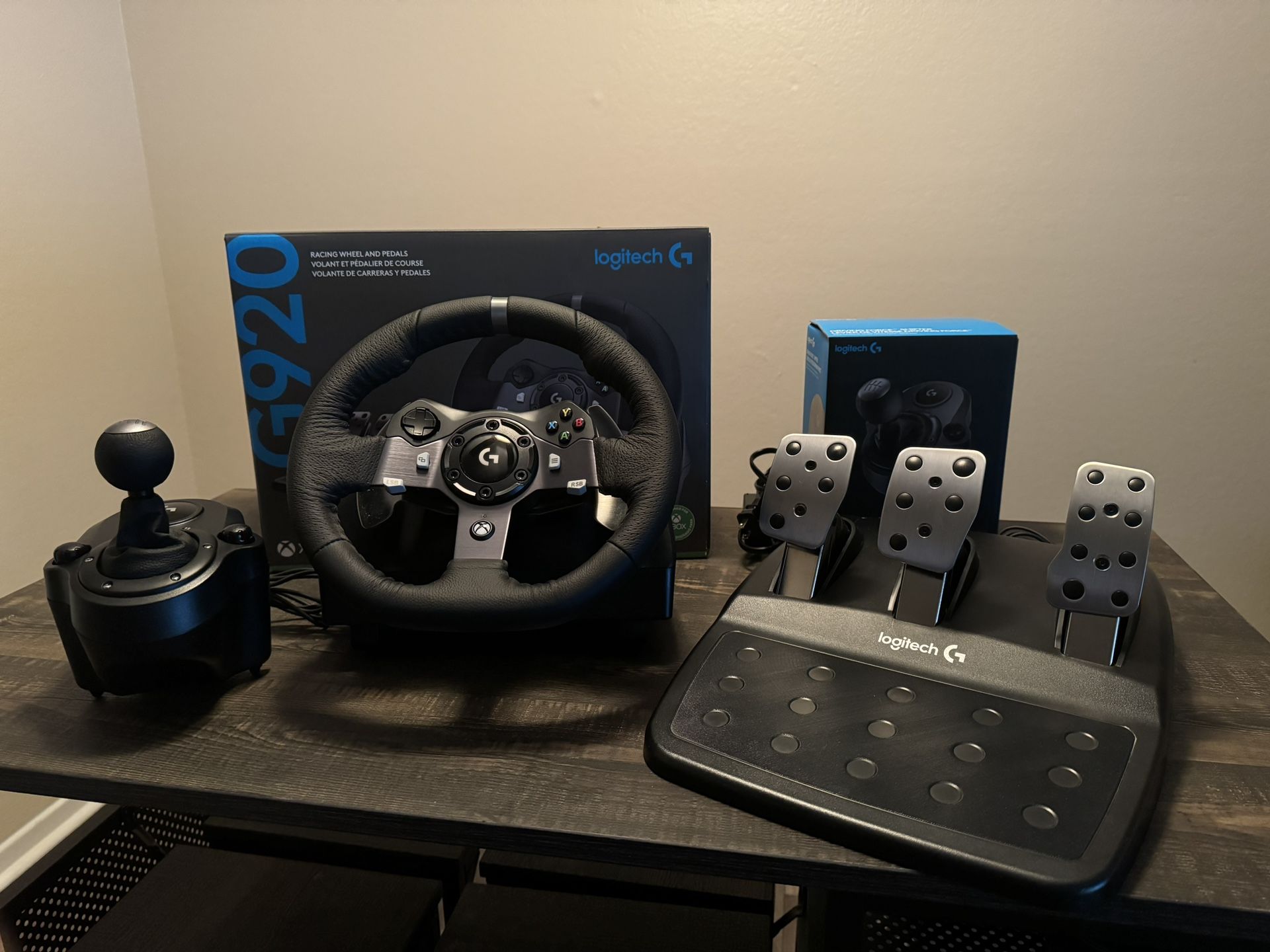 Logitech G920 Wheel and Pedals + Shifter