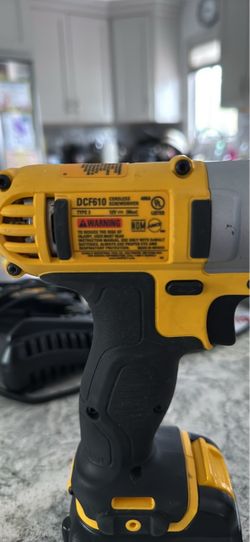 DEWALT DCF610 Cordless Screwdriver