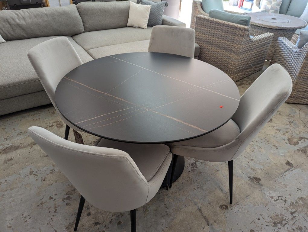 Matto 5-piece Round Dining Set