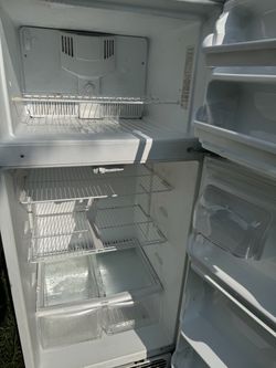 White Top-Freezer Refrigerator