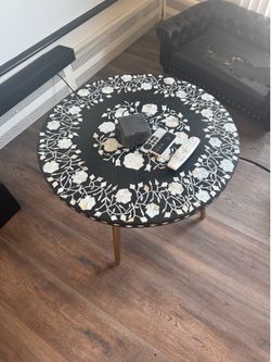 Grayson Lane 30” Round Mother of Pearl Inlay Coffee Table - Excellent Condition