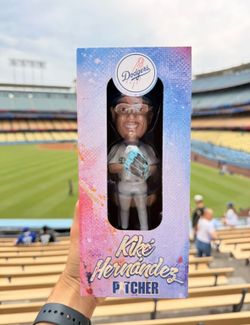 Kiké Hernández Pitching Helmet Dodgers Bobblehead