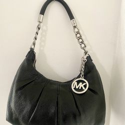 MICHAEL KORS BLACK PEBBLE LEATHER SHOULDER BAG