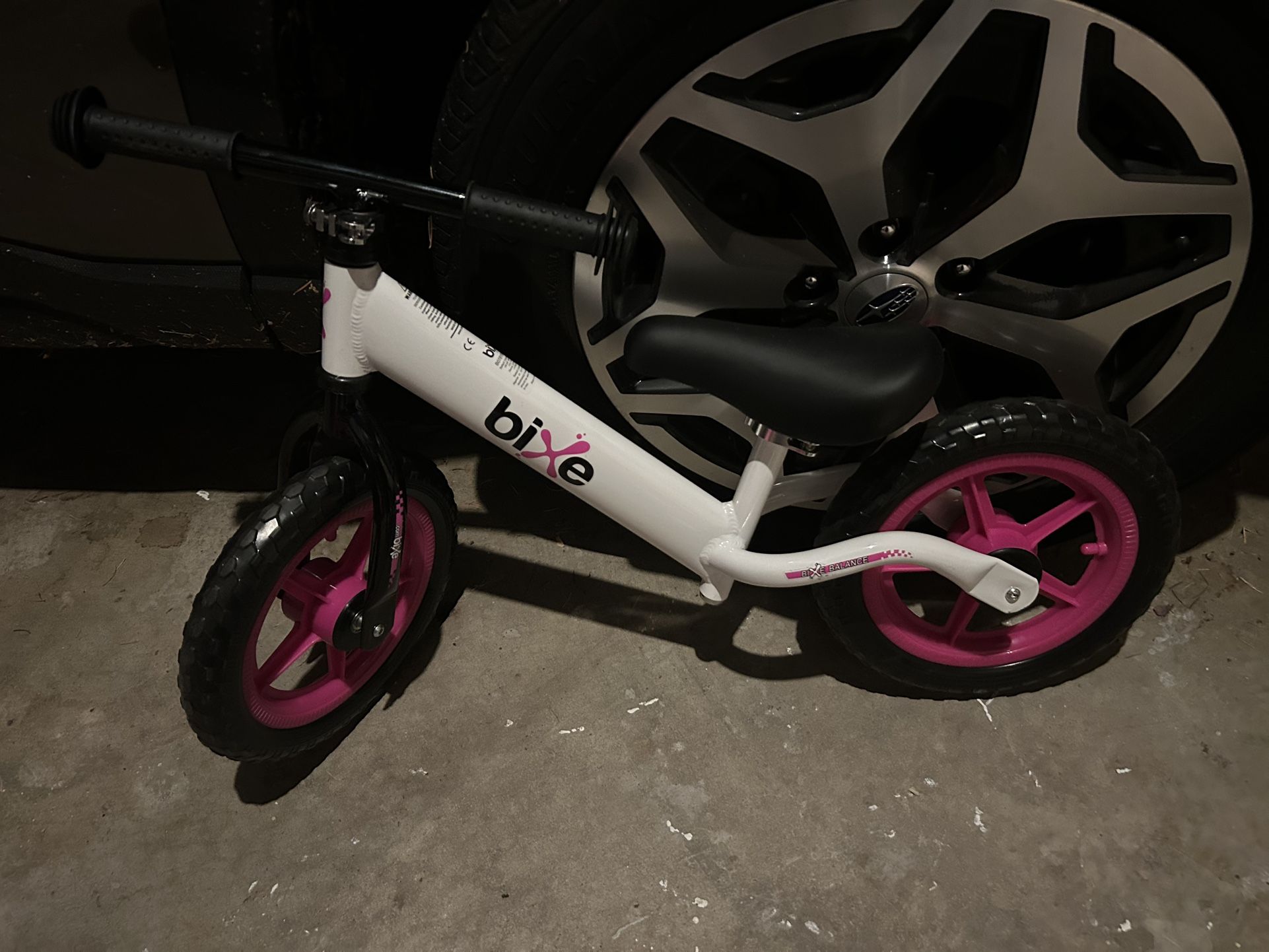 Bixie Balance Bike (Like New) - 12 Inch Wheels