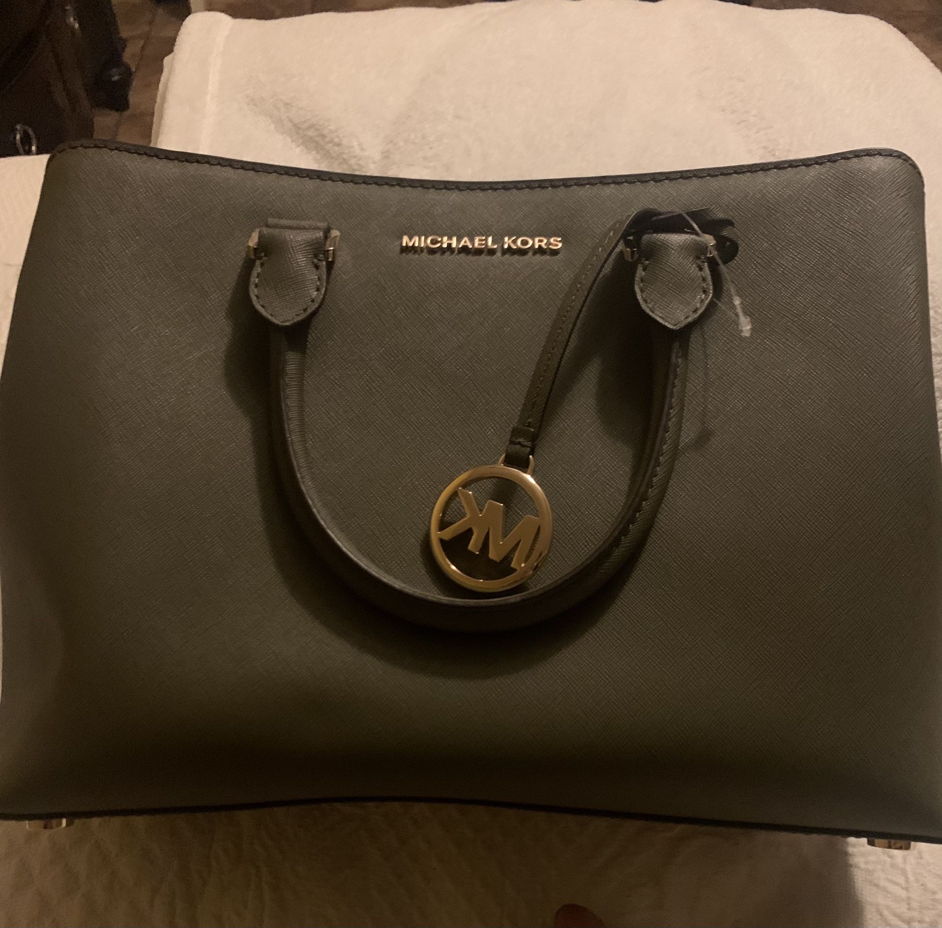 Michael Kors Handbag/Purse for Sale in San Antonio, TX - OfferUp