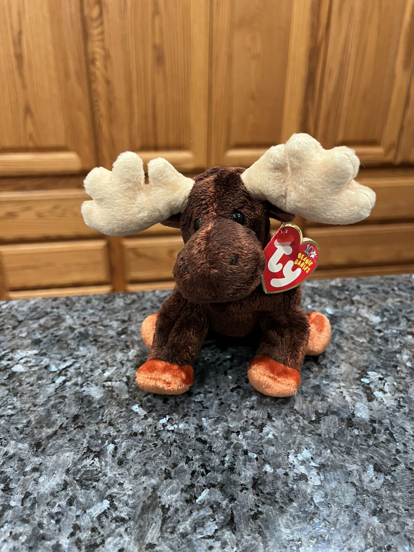 Ty Beanie Babie “Zeus” 2002. Size 7 inches tall. Sits up. Brand New with Tags has been on display in a cabinet with a Ty beanie Babie collectio
