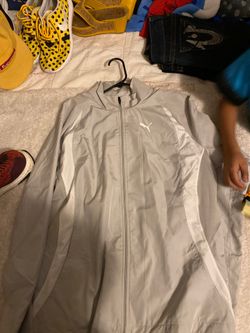 Pumas wind breaker size M