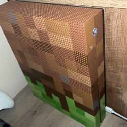 Limited Edition Minecraft Xbox One S (great Condition)
