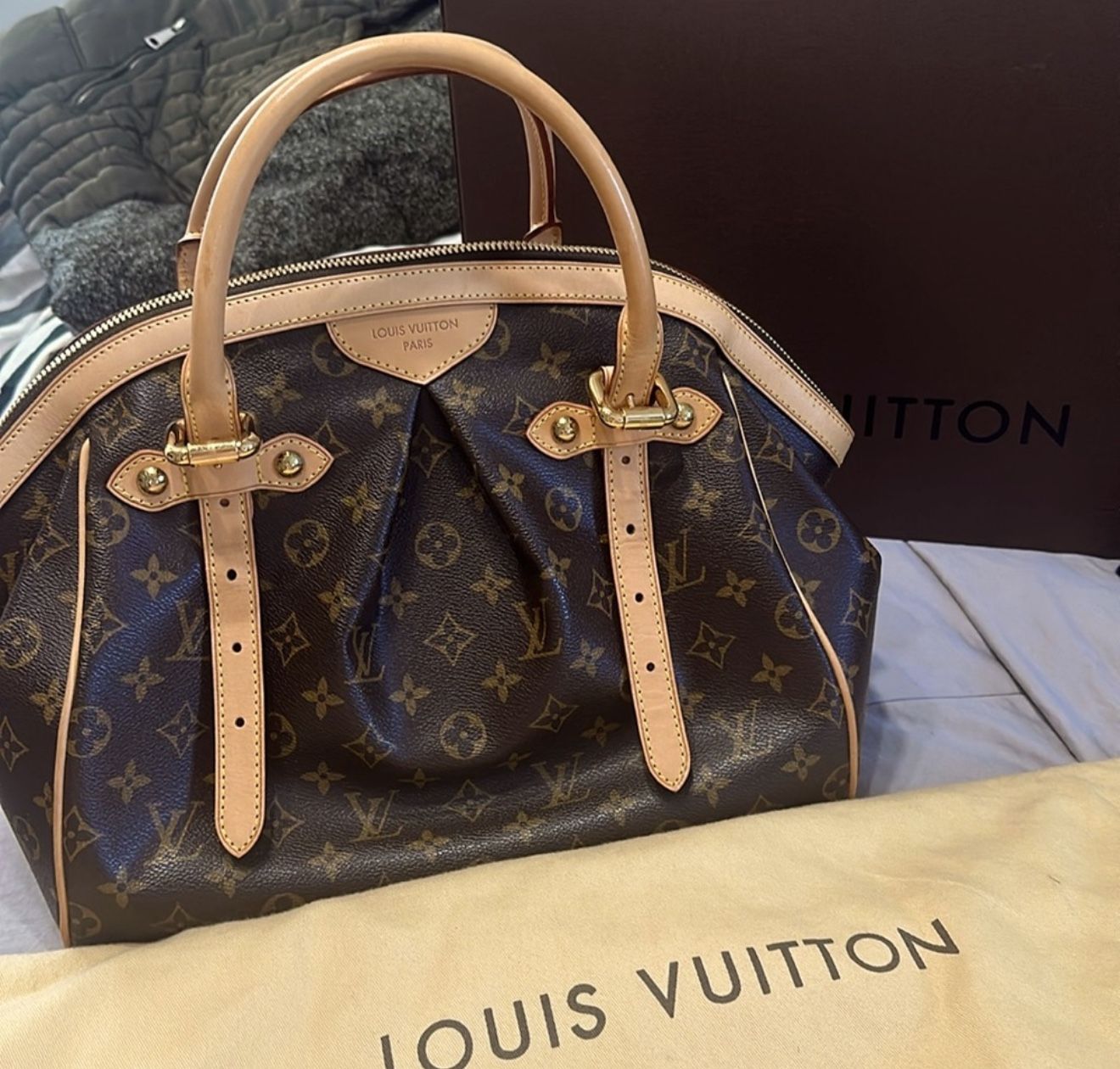 Louis Vuitton Tivoli GM purse (Authentic) Comes w/ original box, receipt, & dust bag. Price firm
