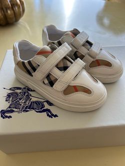 Toddlers Burberry shoes