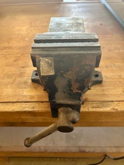 4” metal swivel bench top vise