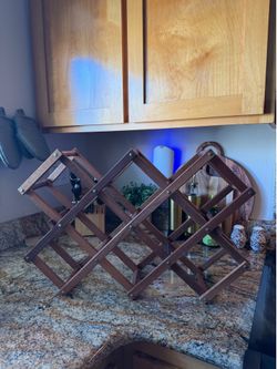 Foldable wine rack