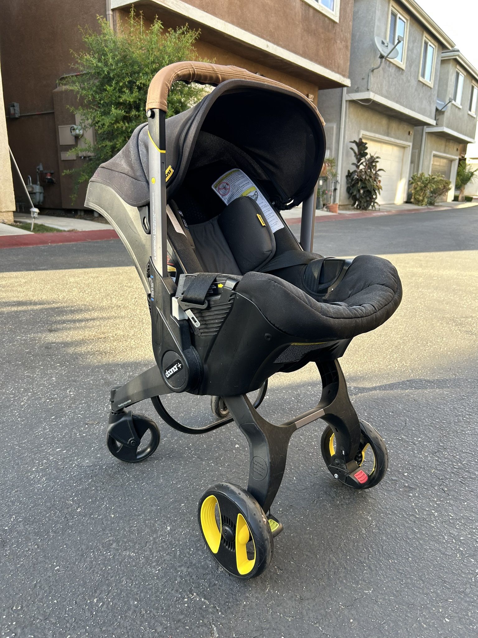 bugaboo donkey cream 6 Double Bassinet and Seat Pram by Bugaboo Level:Silver Dual Sport 1 Gen the cup holder secures specsLevel_standard