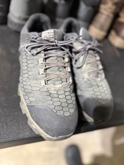 Gray Low-Top Sneakers with Hex Pattern