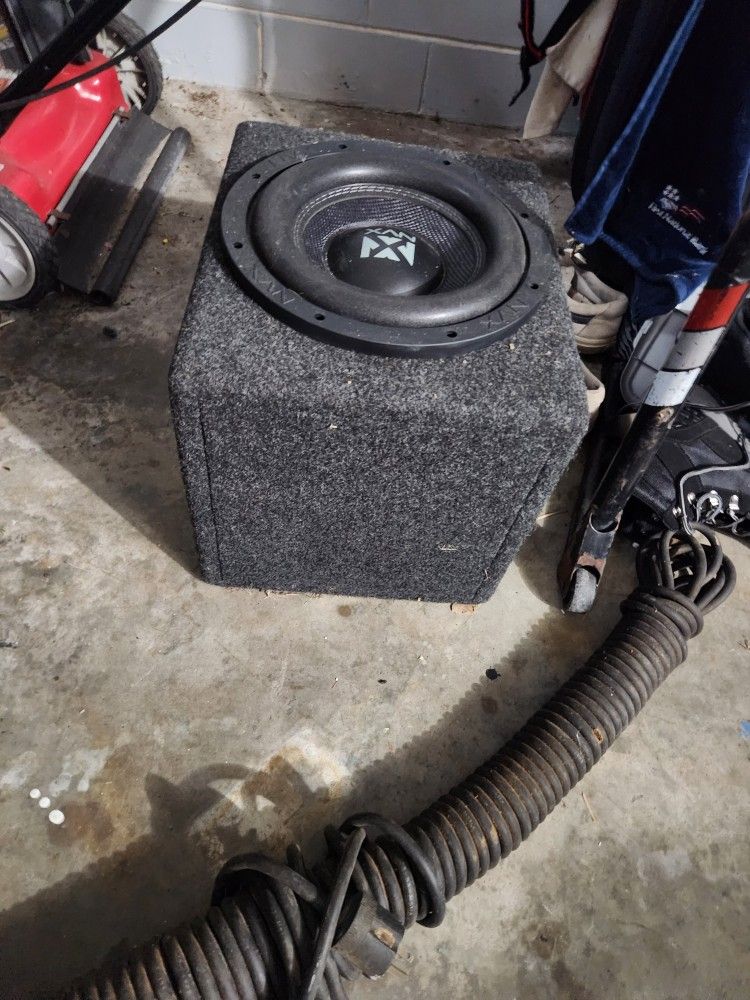 10” Subwoofer w/ Box + 2000W Monoblock Amp – Complete Car Audio Setup – $250 OBO
