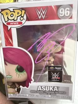 Pop Funko asuka with signature