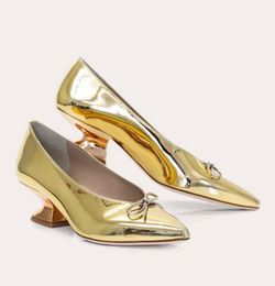Chelsea Paris Women's Leather Mirrored Pump Size 9.5