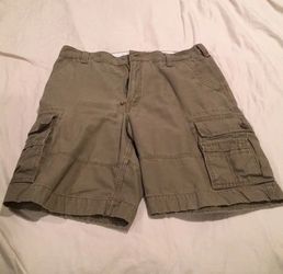 Levi’s Tan Cargo Shorts Size 32
