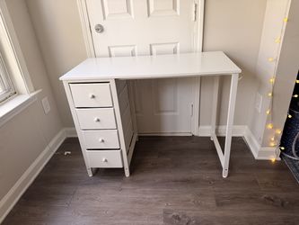 White desk with fabric drawers