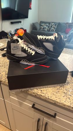 Jordan 5 “black Metallic” 