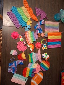 27 Pc Pop Figdet Lot