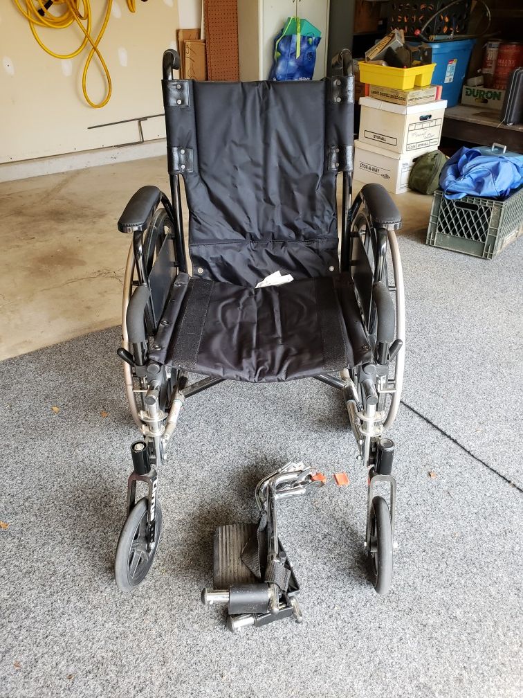 Wheel chair in good condition. See desc.