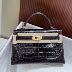Hermes Kelly second generation 19CM. Square crocodile dark purple gold buckle(143)58