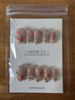 Custom press-on nails